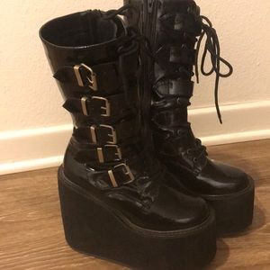 Demonia swing boots